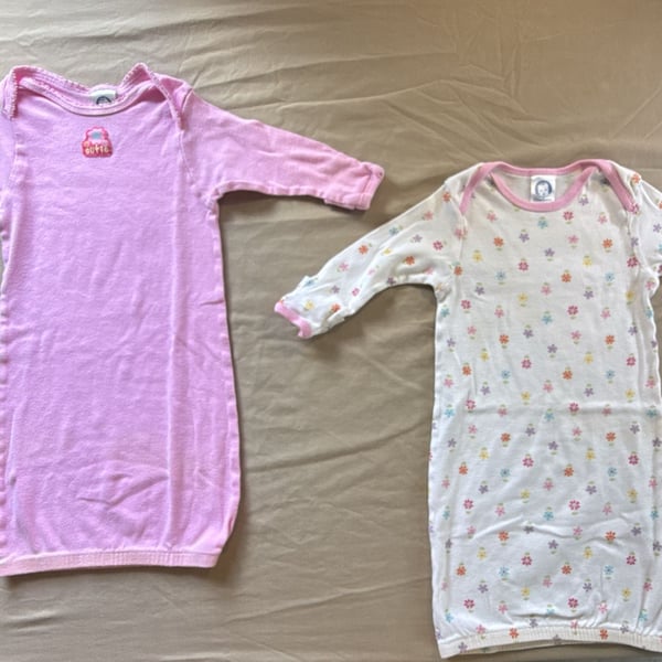 Gerber Baby Gowns Size 0-6 Months Lot of 2 Sleep Gowns