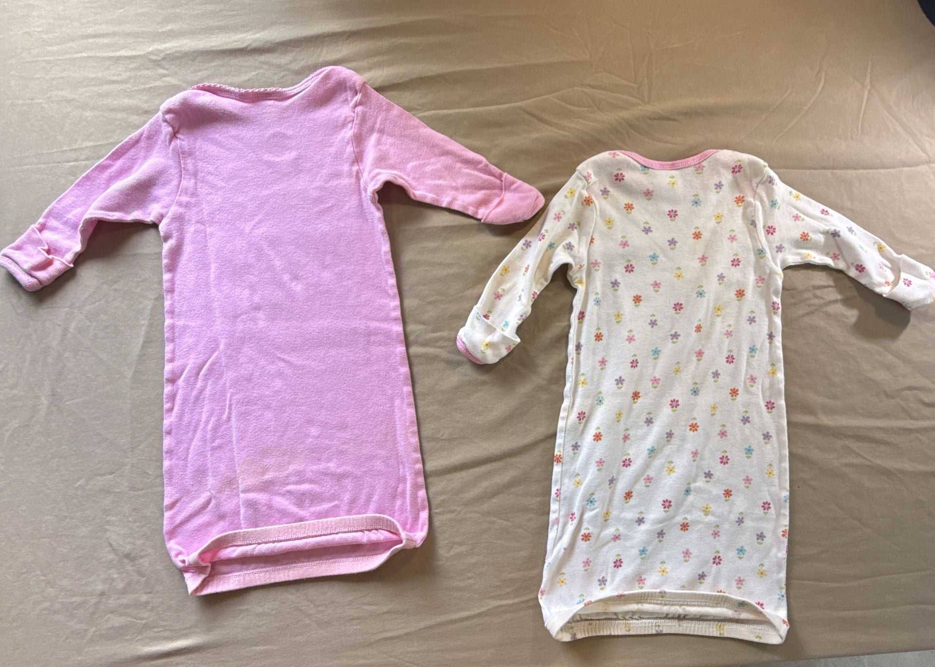 Gerber Baby Gowns Size 0-6 Months Lot of 2 Sleep Gowns 2