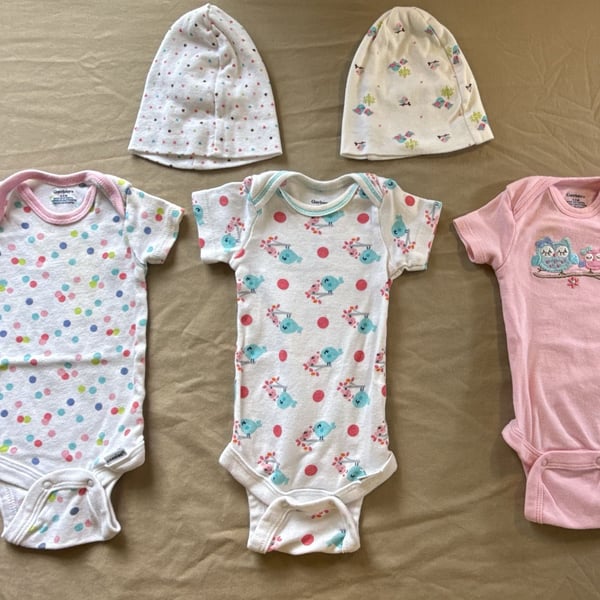 Gerber Baby Girl Bodysuits Caps Set Size 0-3M