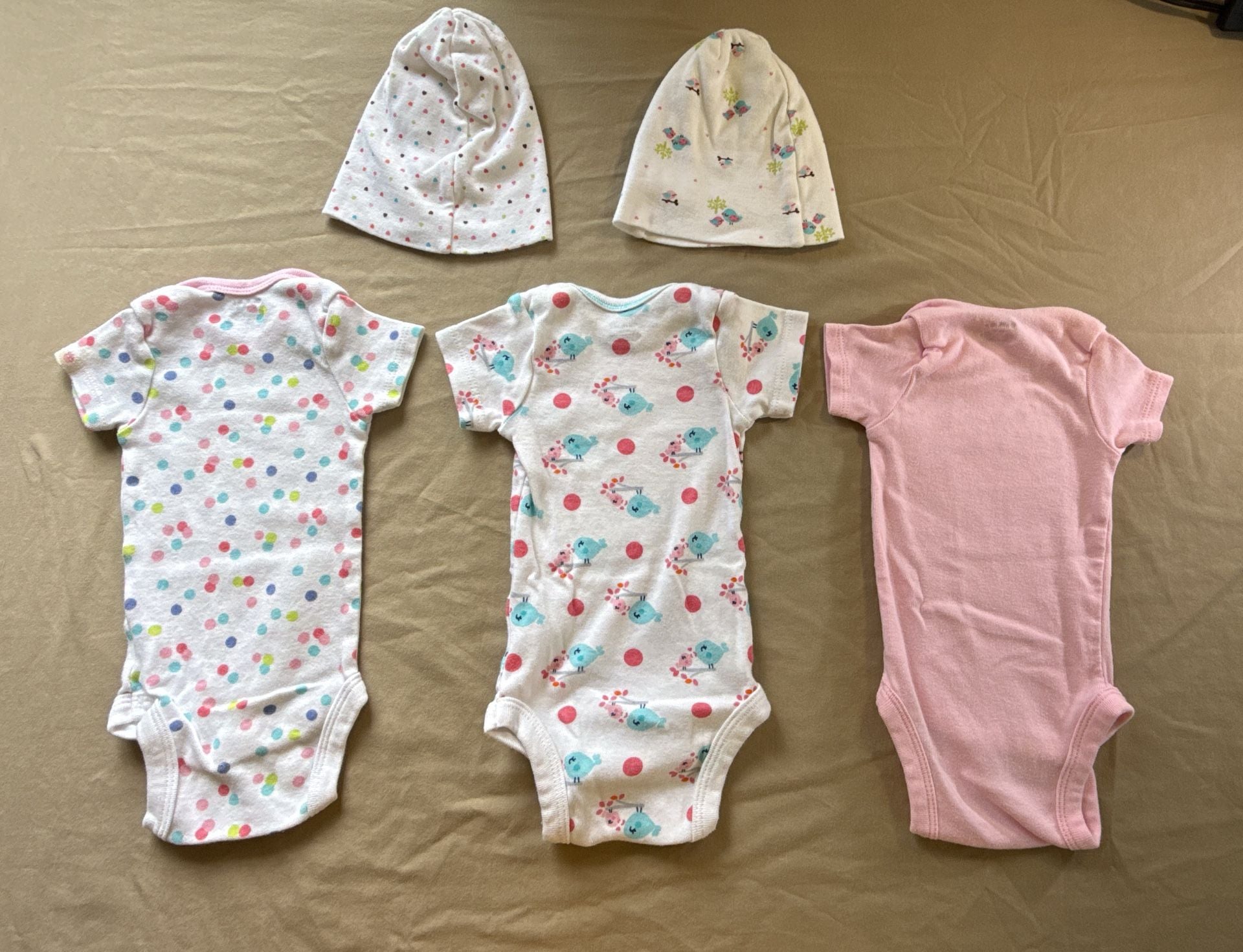 Gerber Baby Girl Bodysuits Caps Set Size 0-3M 2