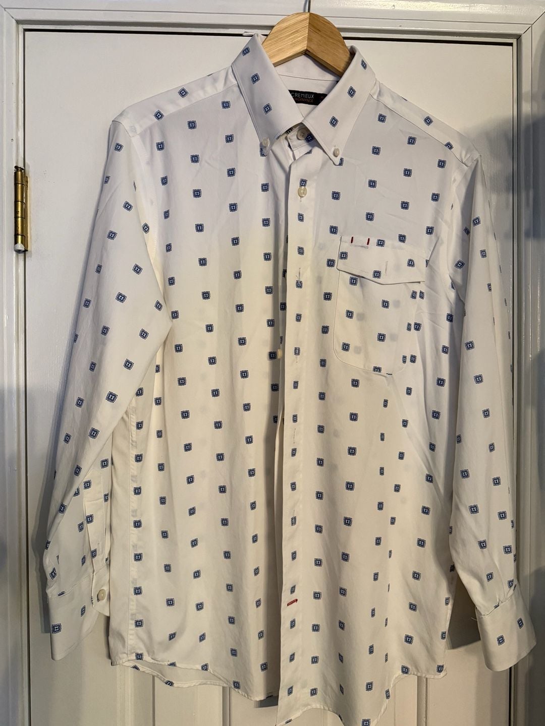 Cremieux Performance Button Up Shirt Size M White Blue Geometric Print 4