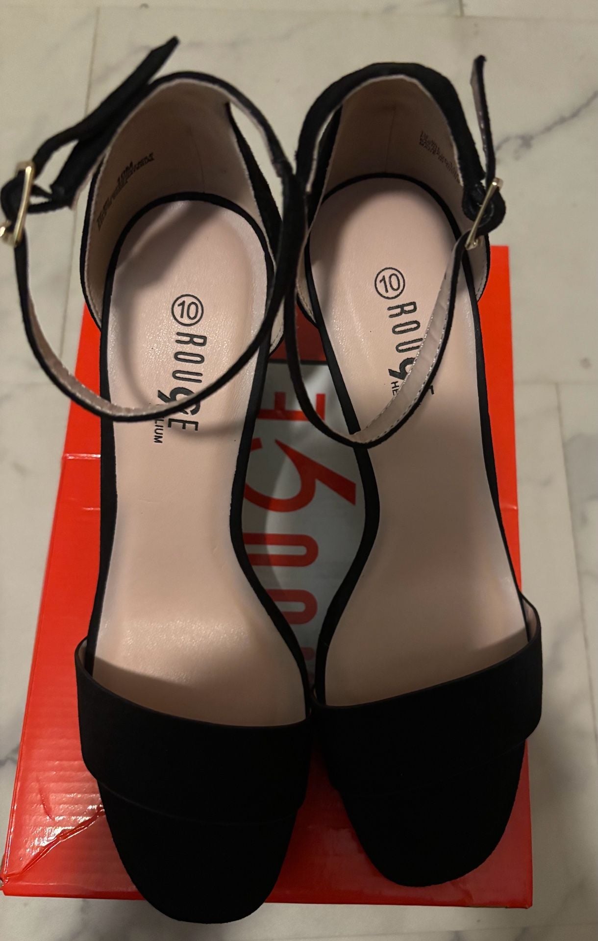 Rouge Helium Black Suede Block Heel Sandals Size 10 4