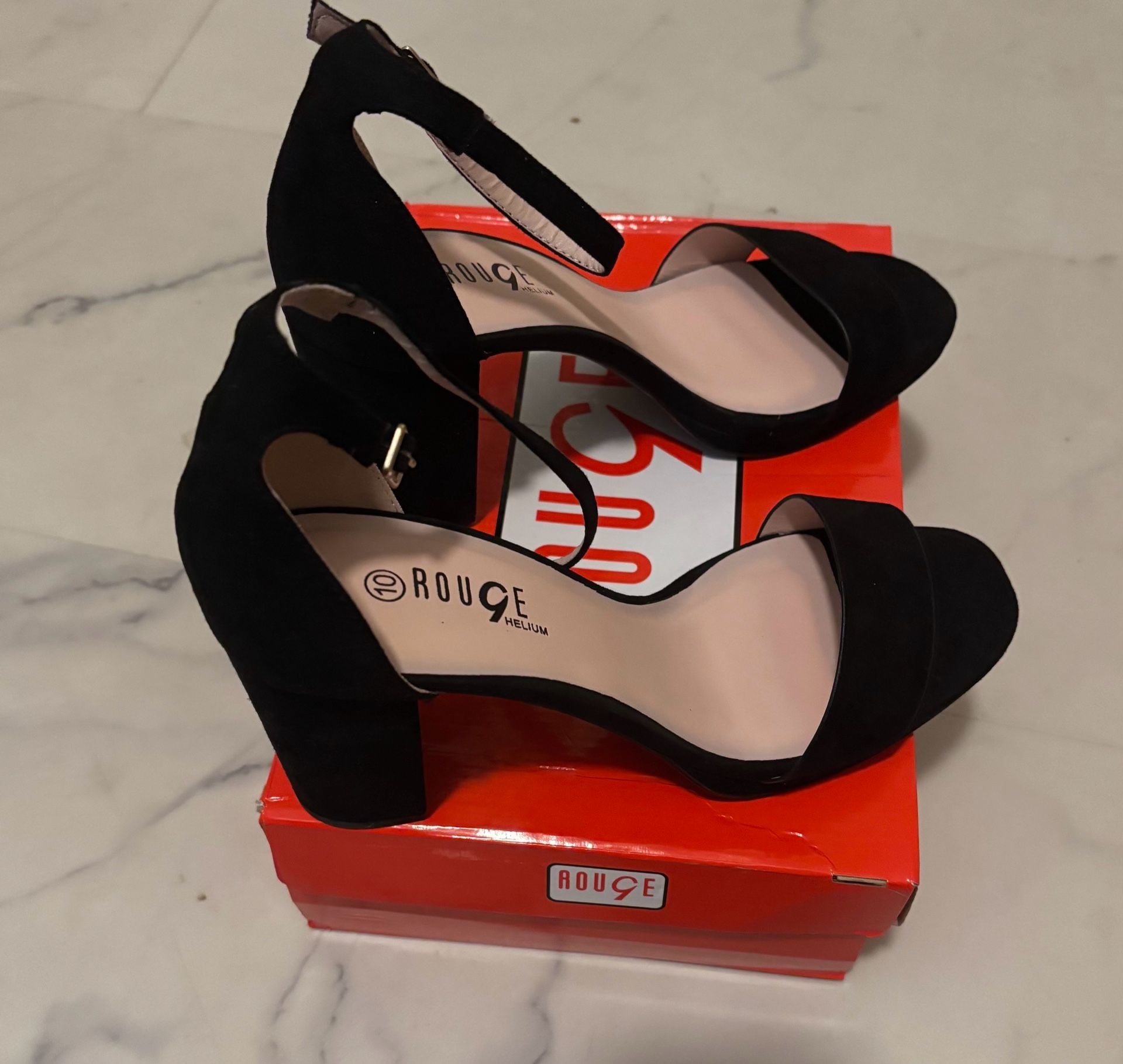 Rouge Helium Black Suede Block Heel Sandals Size 10 5