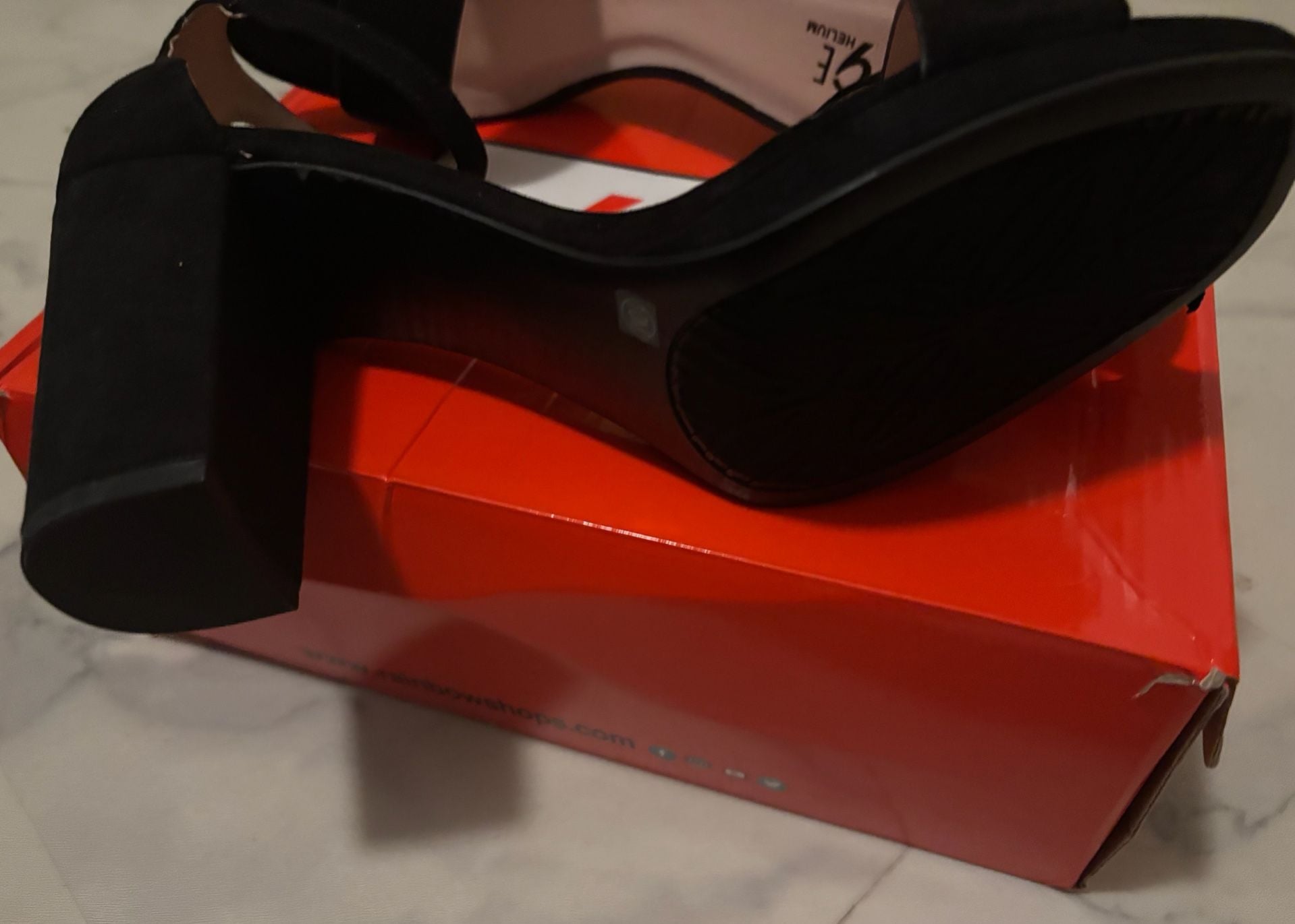 Rouge Helium Black Suede Block Heel Sandals Size 10 7