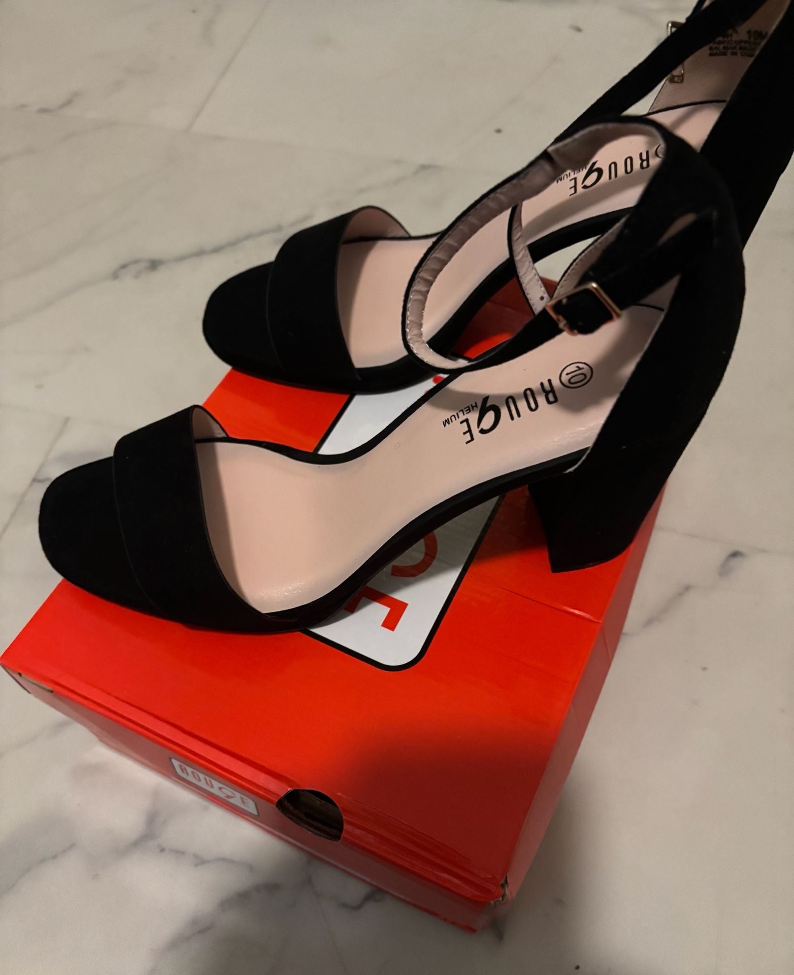 Rouge Helium Black Suede Block Heel Sandals Size 10 9