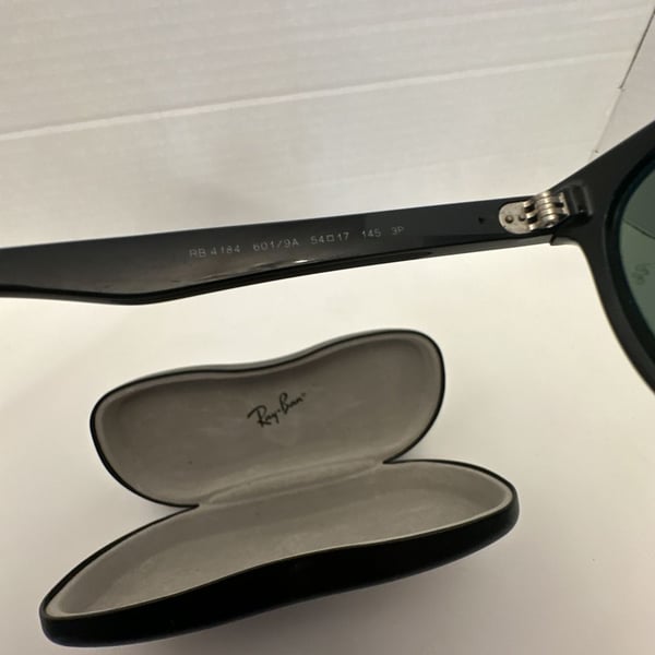 Ray-Ban RB 4184 601/9A Black Green Polarized Sunglasses 54-17-145