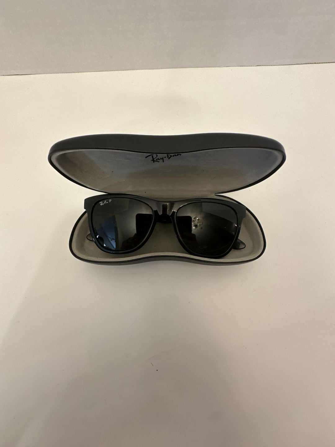 Ray-Ban RB 4184 601/9A Black Green Polarized Sunglasses 54-17-145 8