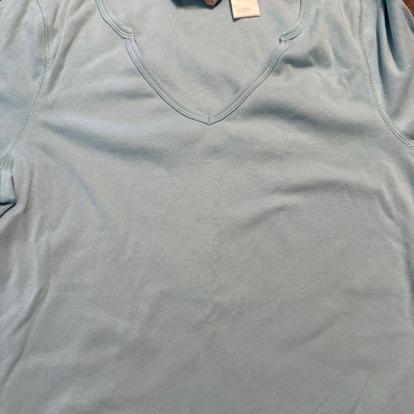 Tommy Bahama V-Neck T-Shirt Size L (12/14) Light Blue Pima Cotton