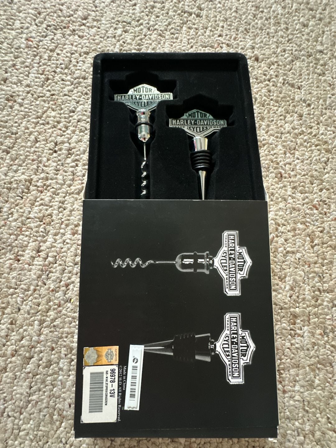 Harley-Davidson Bar And Shield Wine Stopper Corkscrew Set 1