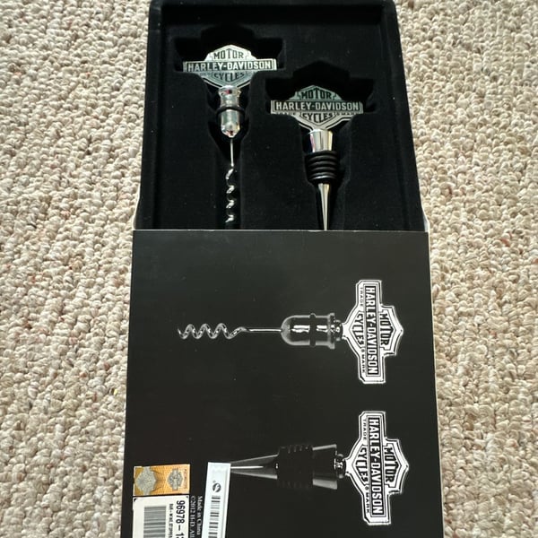Harley-Davidson Bar And Shield Wine Stopper Corkscrew Set
