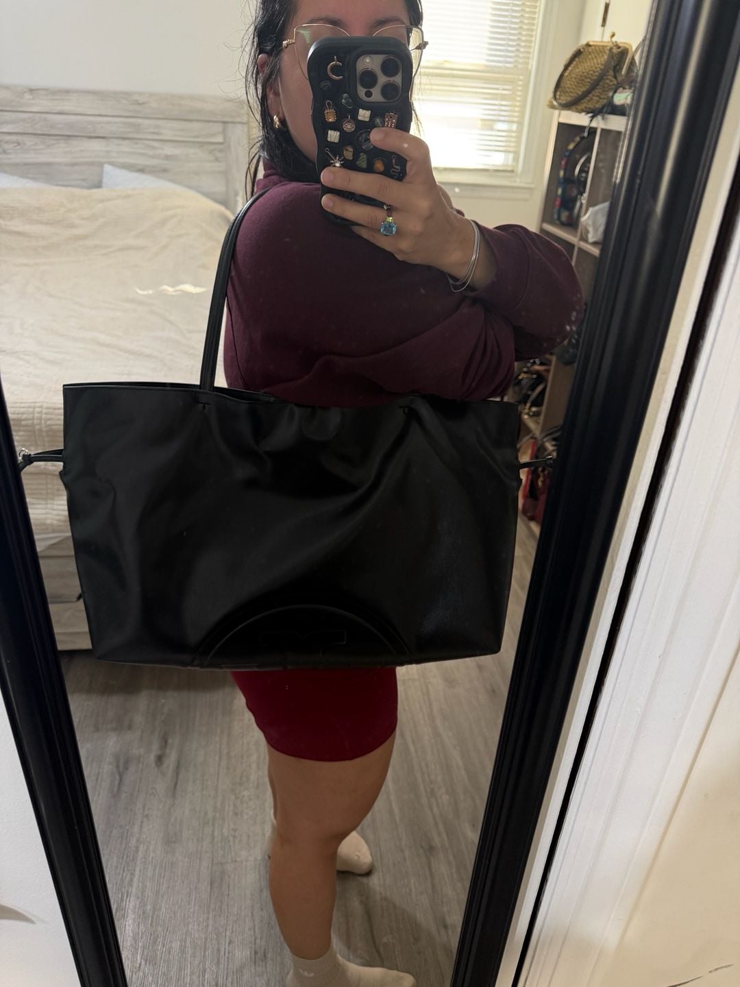 Tory Burch Ella Natuura Drawstring Tote Black Patent Leather 10