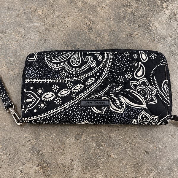 Vera Bradley Stellar Paisley RFID Tech Wristlet Quilted Cotton Wallet