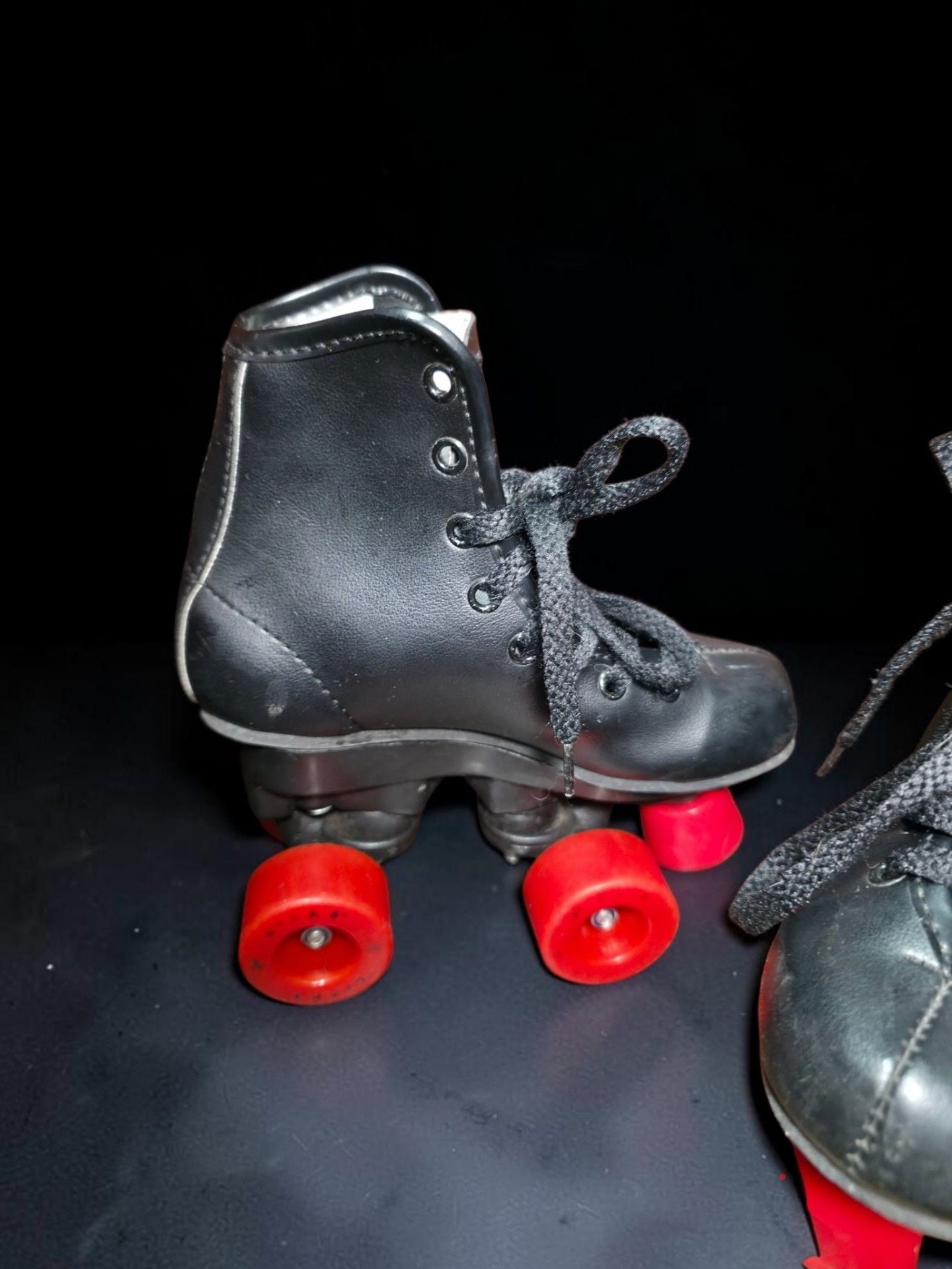 Flyers Black Quad Roller Skates with Red Wheels Size 11.5 kids 8
