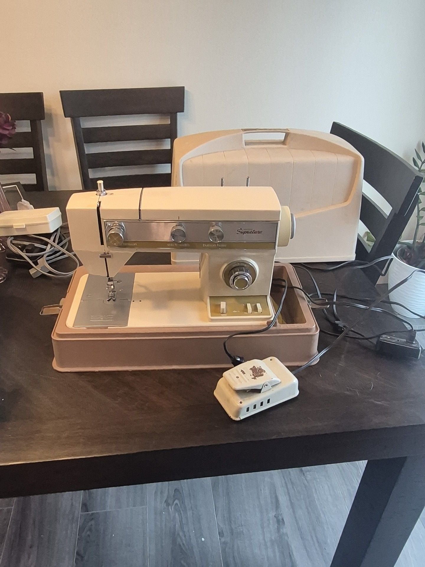 Wards Signature Vintage Electric Sewing Machine With Case And Pedal 1