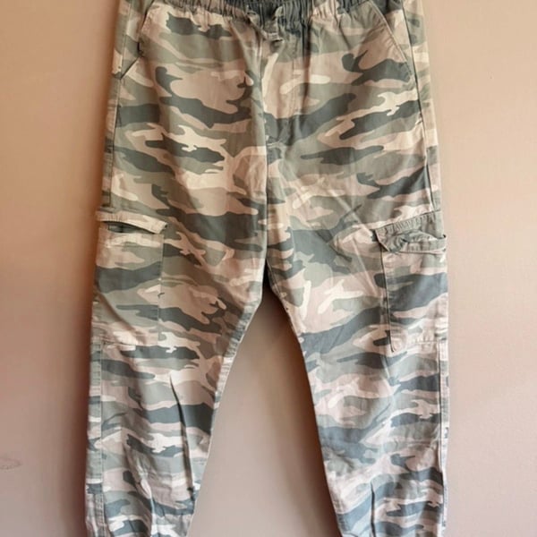Abercrombie Kids Cargo Jogger Pants Size 13/14 Camo