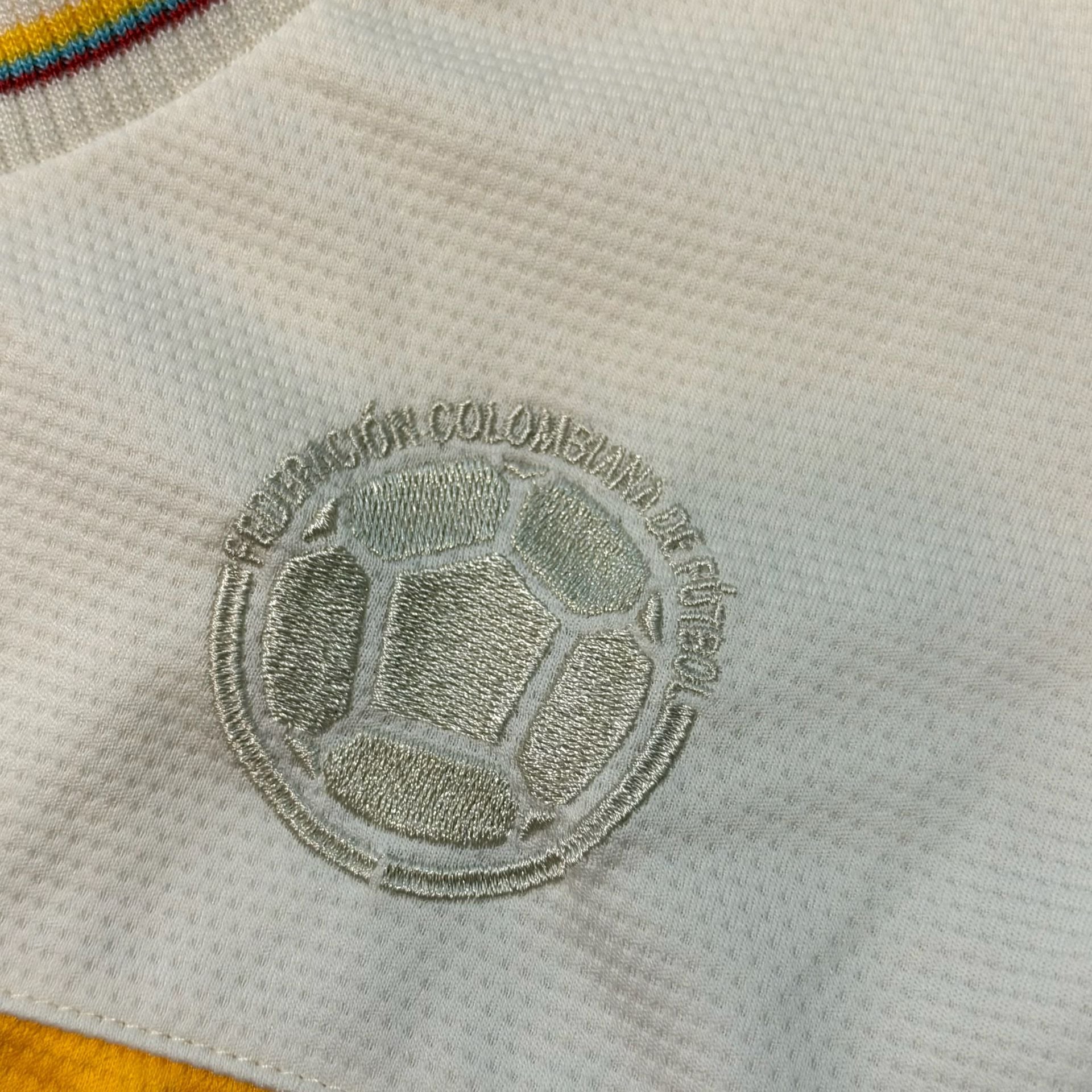 Women’s Adidas Colombia 100th Anniversary Soccer Jersey Size XL White 4