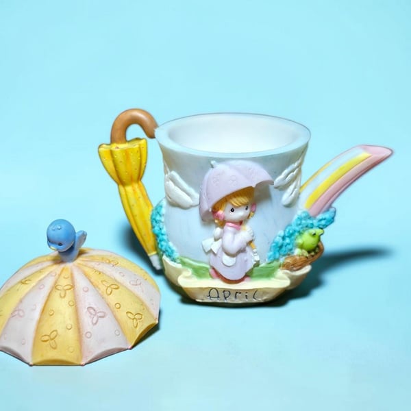 Precious Moments Mini Teapot April 1999 Figurine with Umbrella Lid