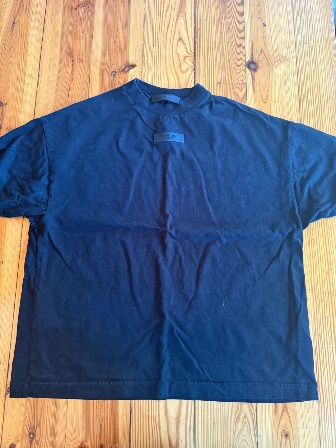 Fear of God Essentials T-Shirt Black Rubber Logo 2