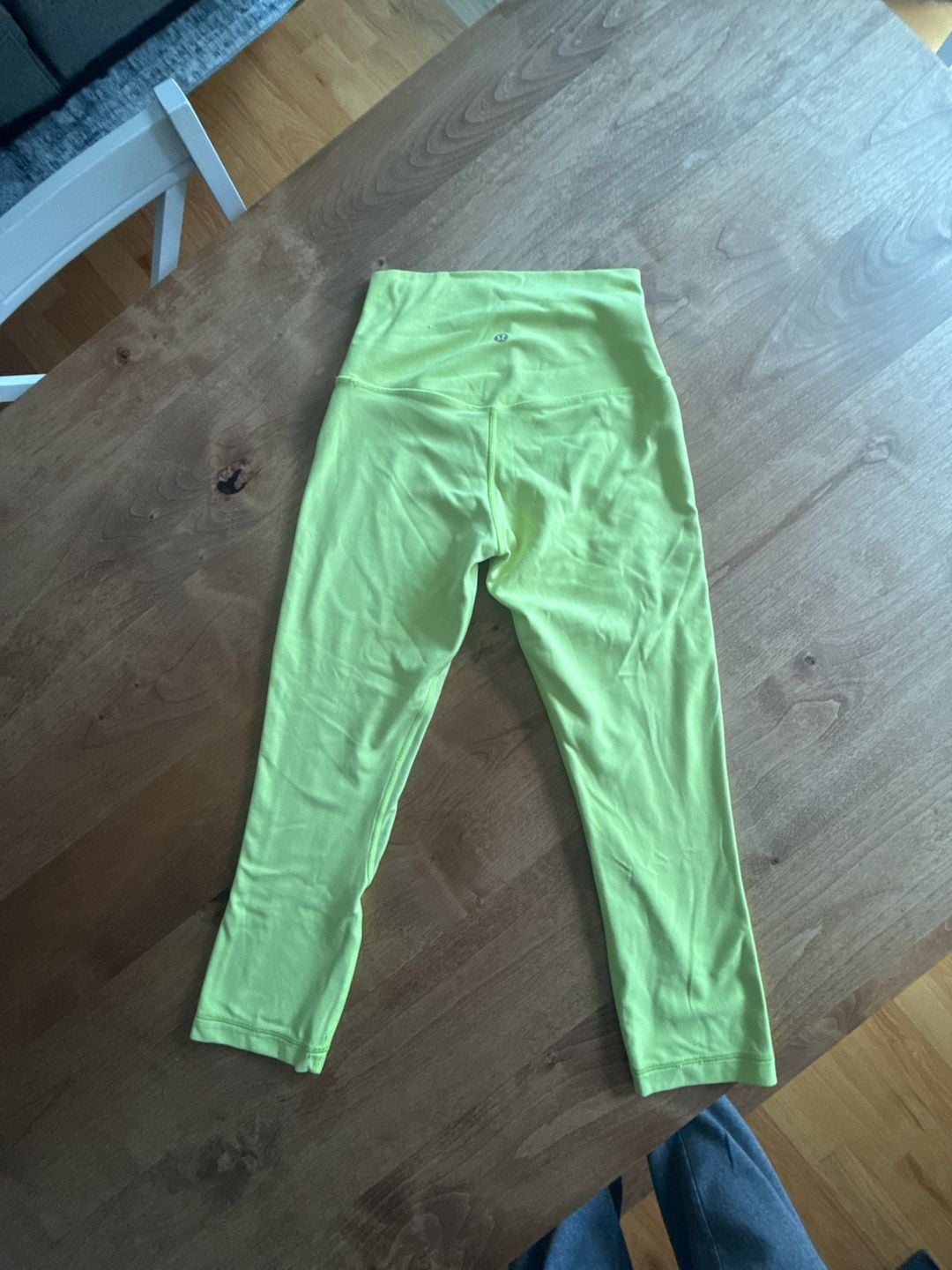 Lululemon High-Rise Pant Size 4 Lime Green 4