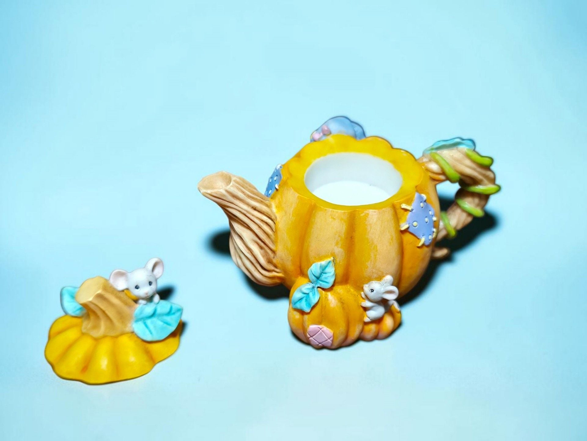 Precious Moments Vintage 1999 Mini Teapot Monthly October Enesco Avon Exclusive 6