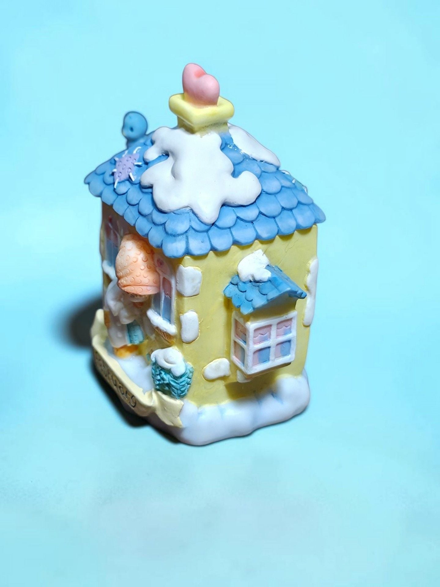 Precious Moments February House Figurine 1999 3