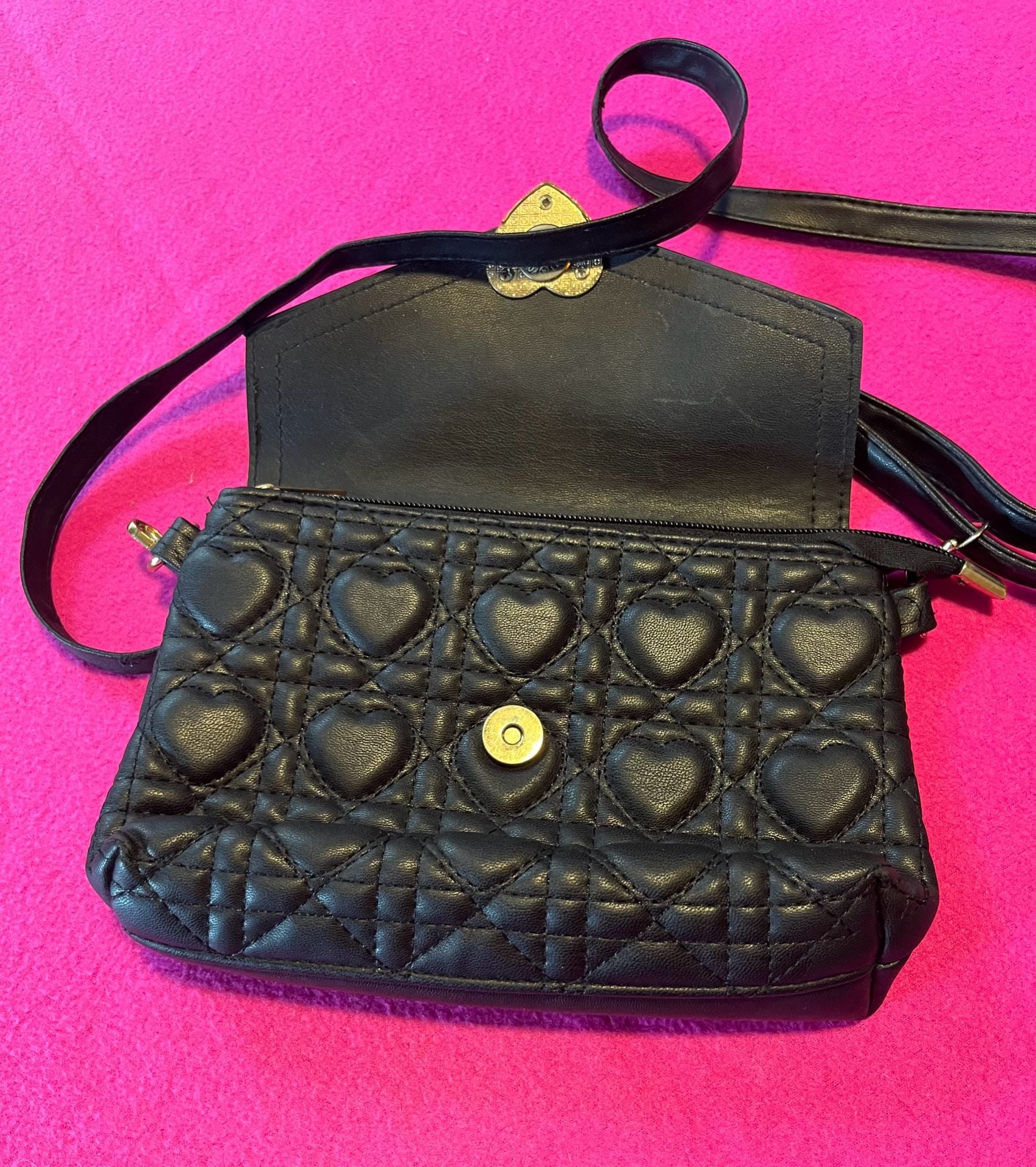 Black Heart Quilted Crossbody Bag 3
