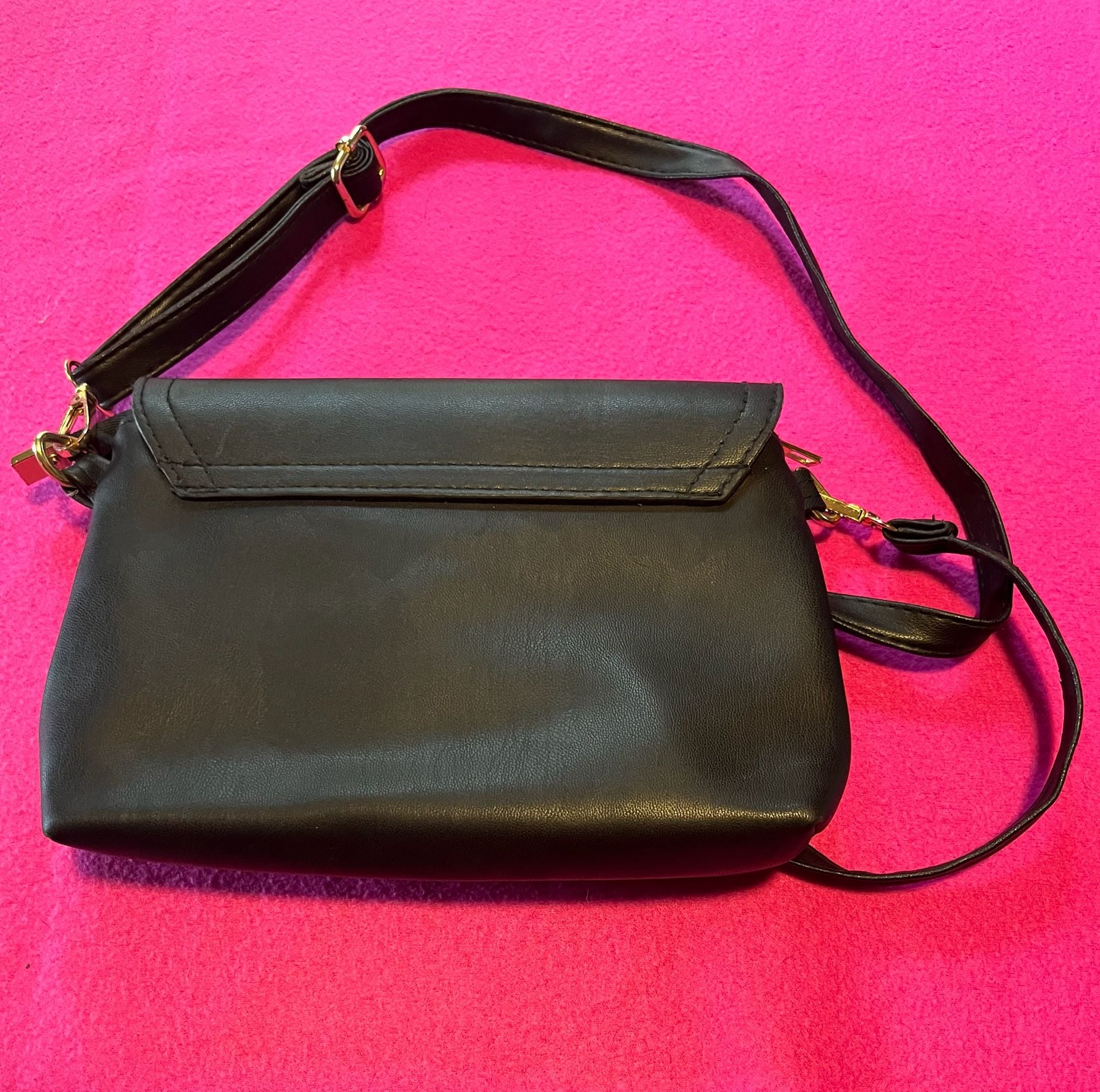 Black Heart Quilted Crossbody Bag 6