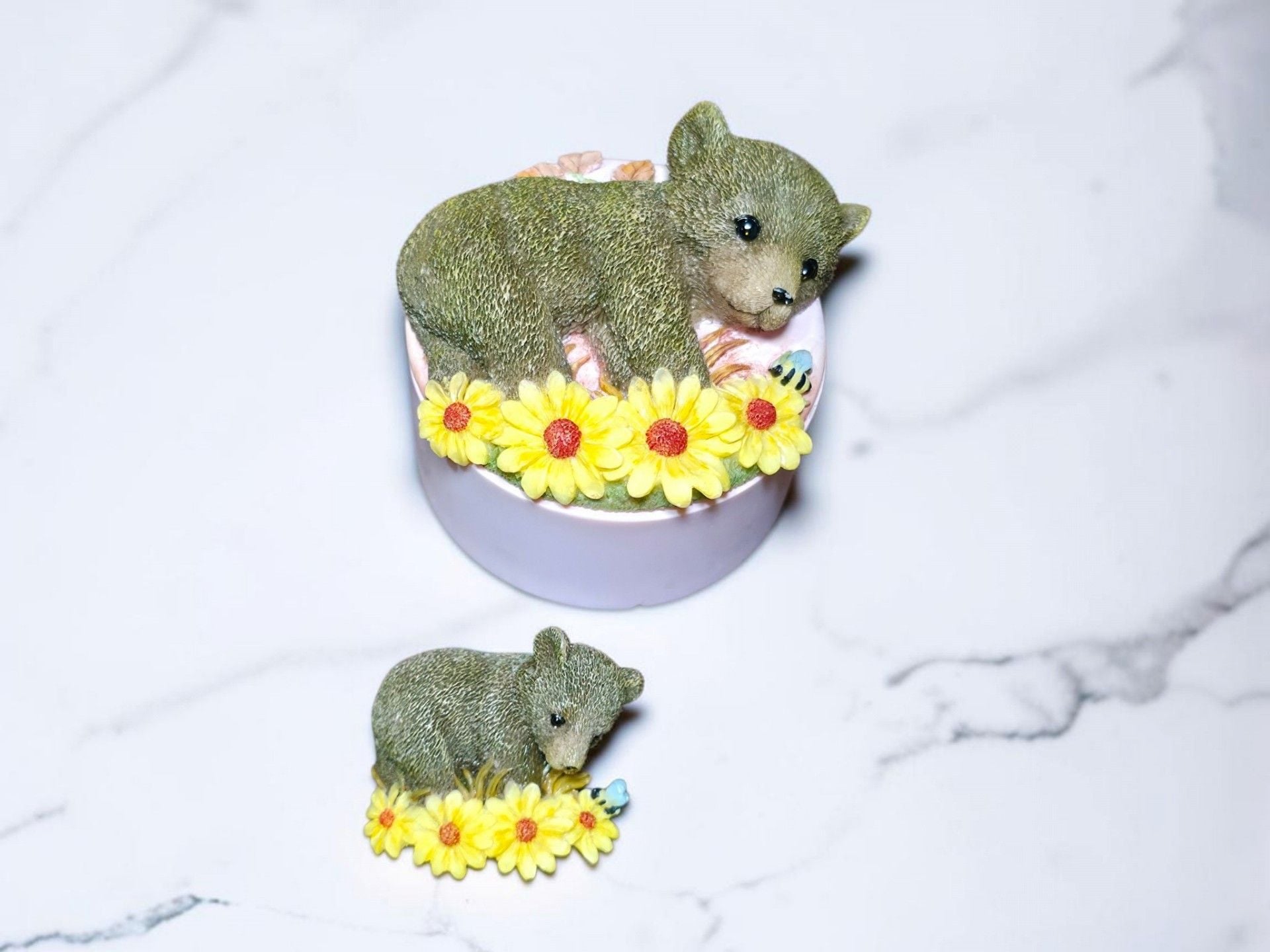Homco Masterpiece Porcelain Baby Bear Figurine with Sunflowers and Bee 3