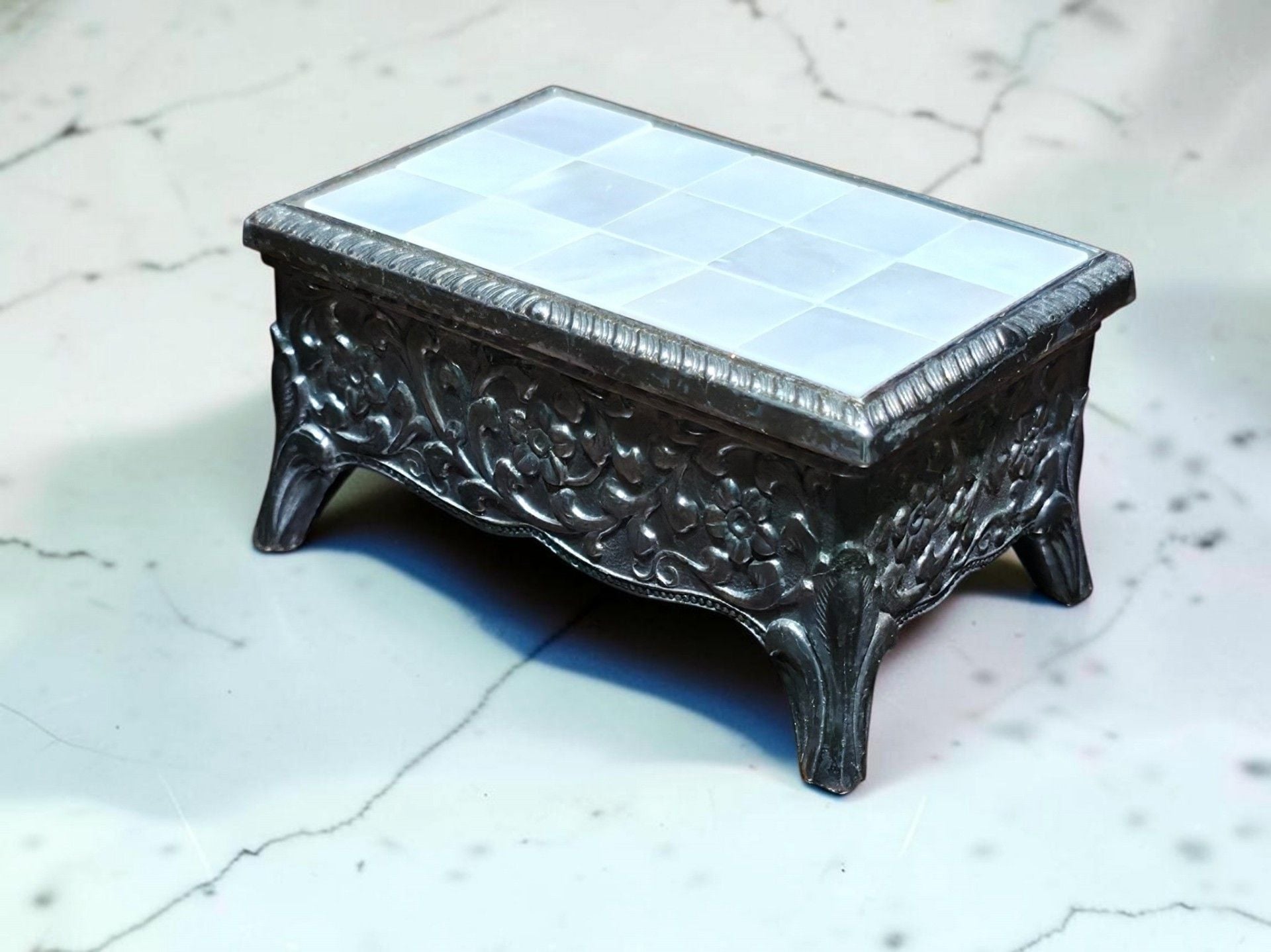 Vintage Footed Metal Jewelry Trinket Box Silver Tone Red Velvet Lined Japan 7