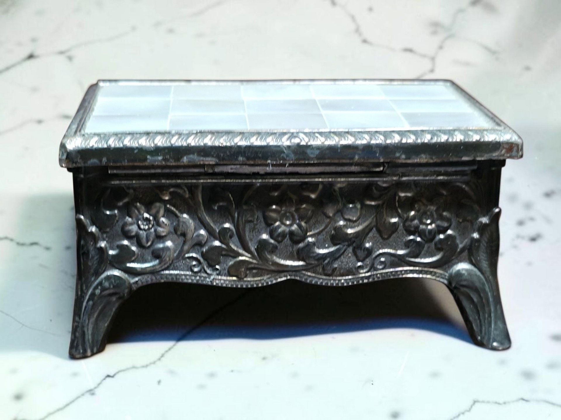 Vintage Footed Metal Jewelry Trinket Box Silver Tone Red Velvet Lined Japan 13