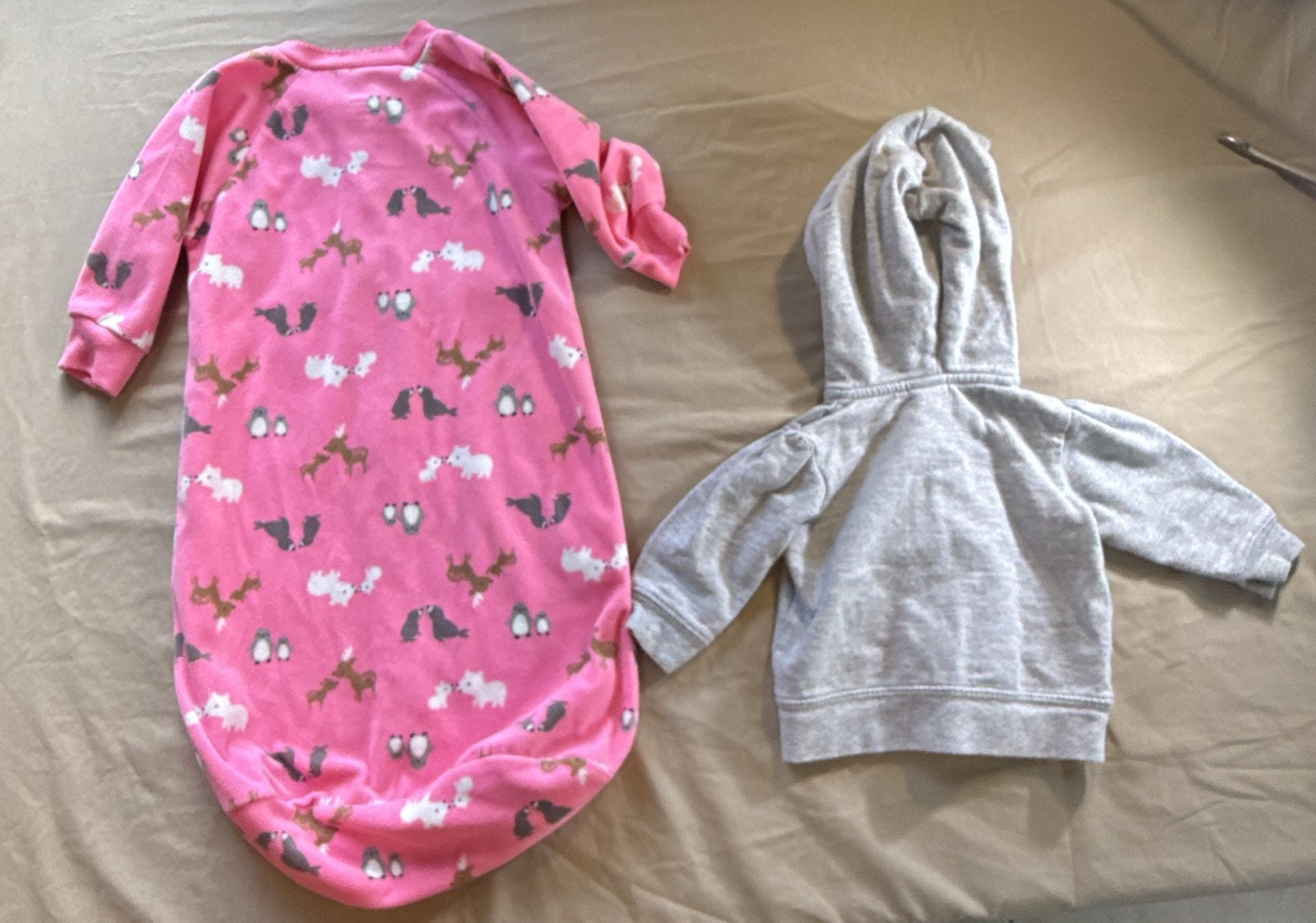 Just One You Made by Carter's Hoodie Size 3M Gray Cat 2