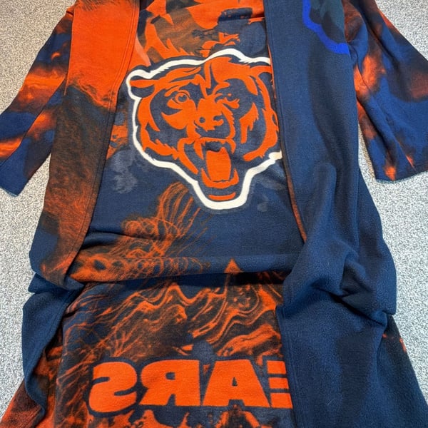  Chicago Bears Fleece Blanket with arms Navy Blue Orange 48in x 72in