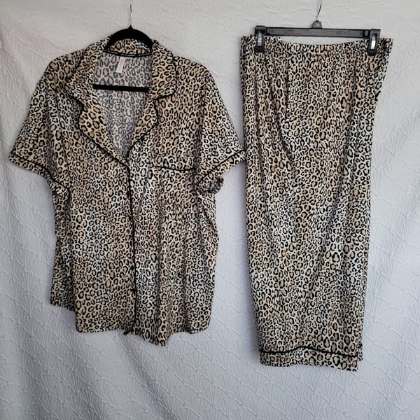 Joyspun Leopard Print Pajama Set 3X (22W-24W) Short Sleeve Top and Pants