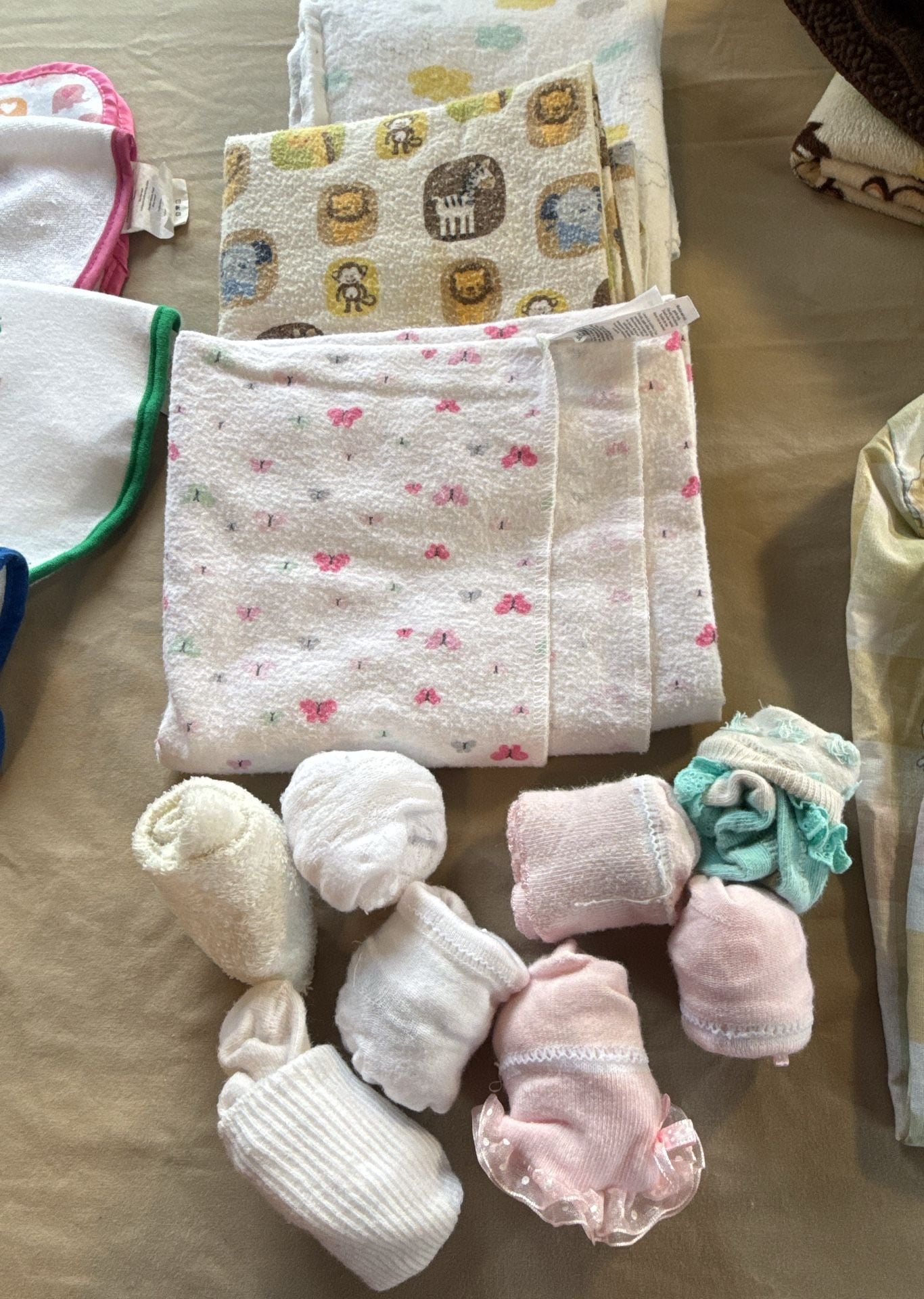 Baby Infant Assorted Bibs Blankets Washcloths Set Lot 3