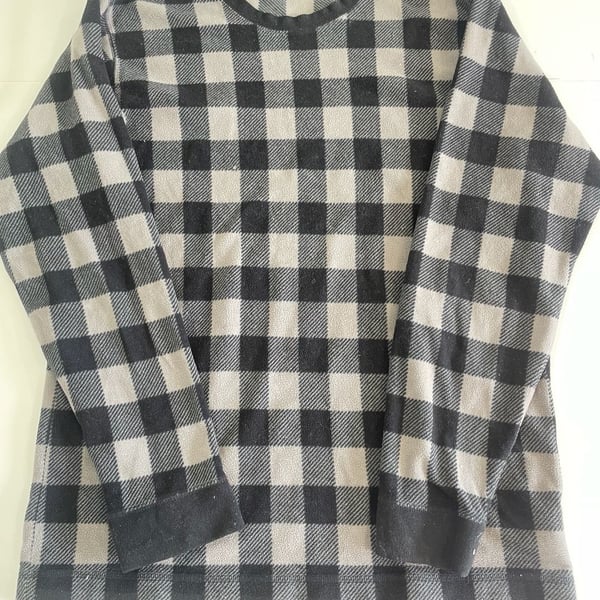 Uniqlo Buffalo Plaid Thermal Top Size M Black White Long Sleeve Crew Neck