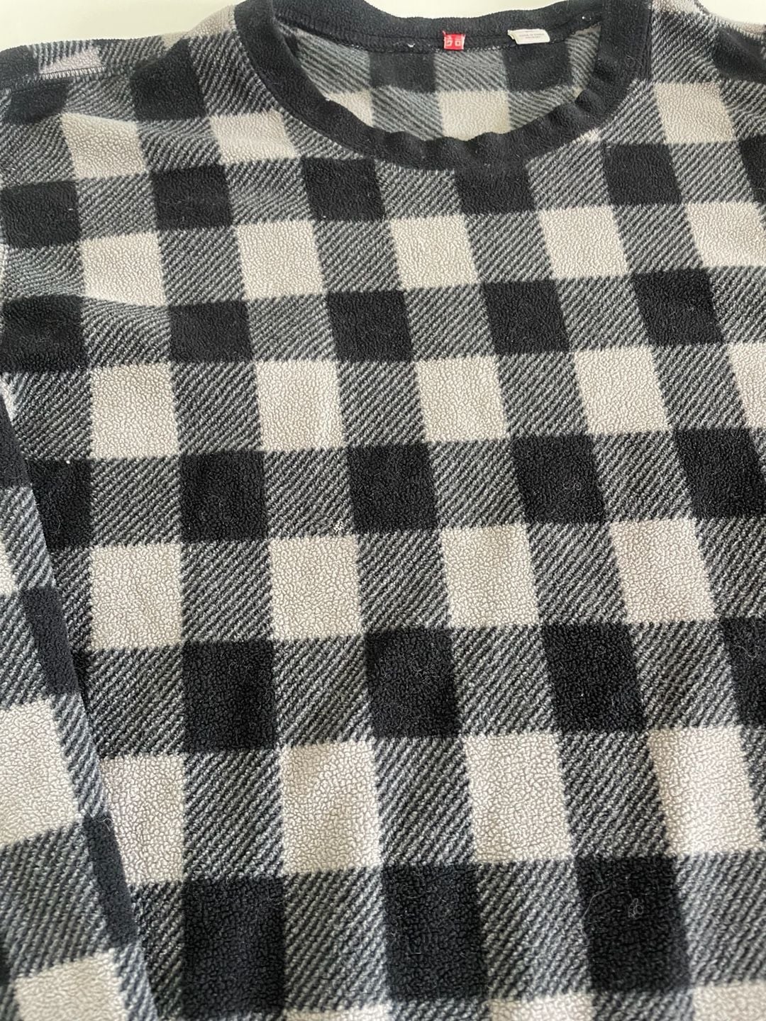 Uniqlo Buffalo Plaid Thermal Top Size M Black White Long Sleeve Crew Neck 5