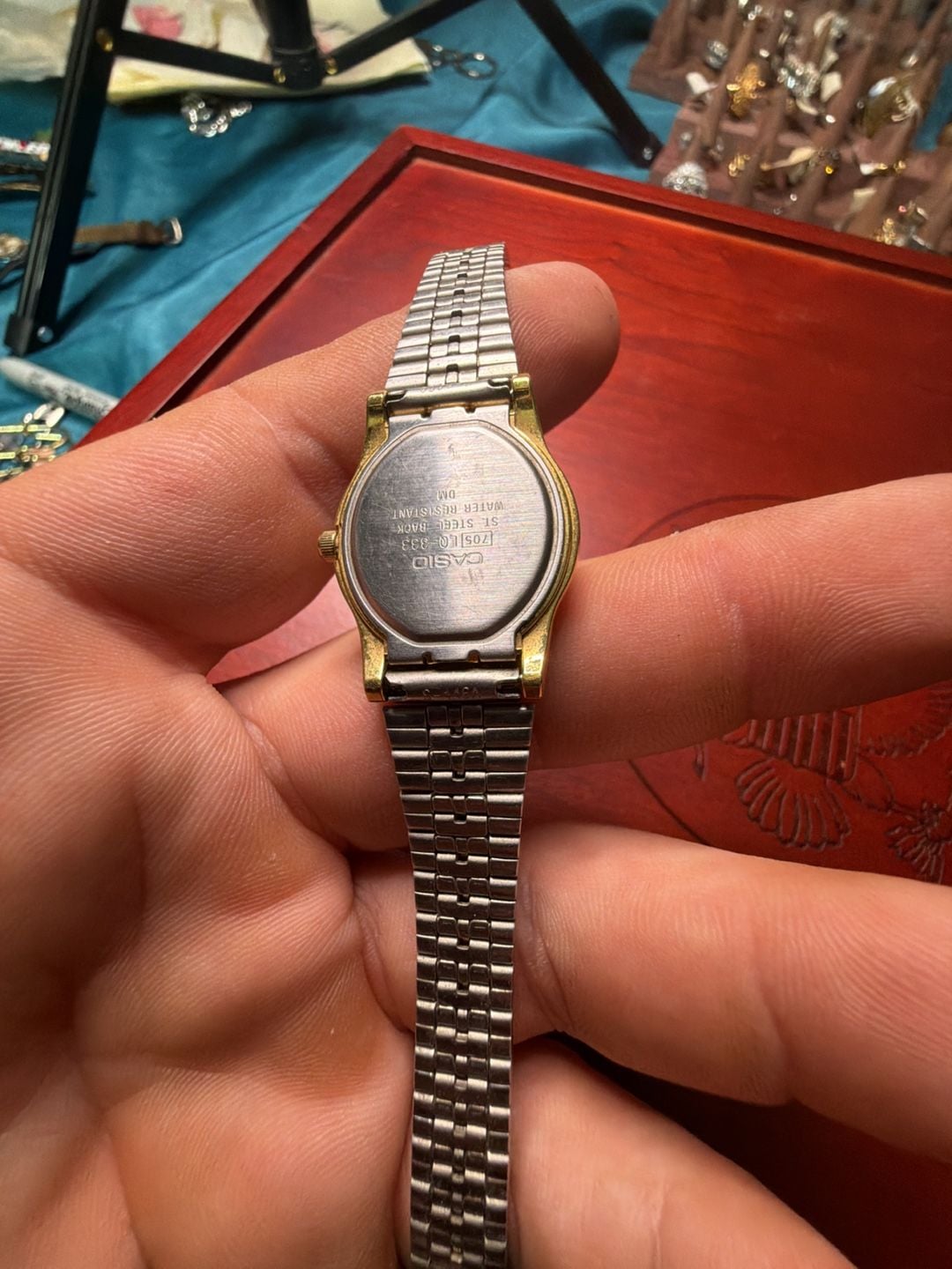 Casio Quartz Watch Gold Tone Stainless Steel Band
705 Lq 333 4