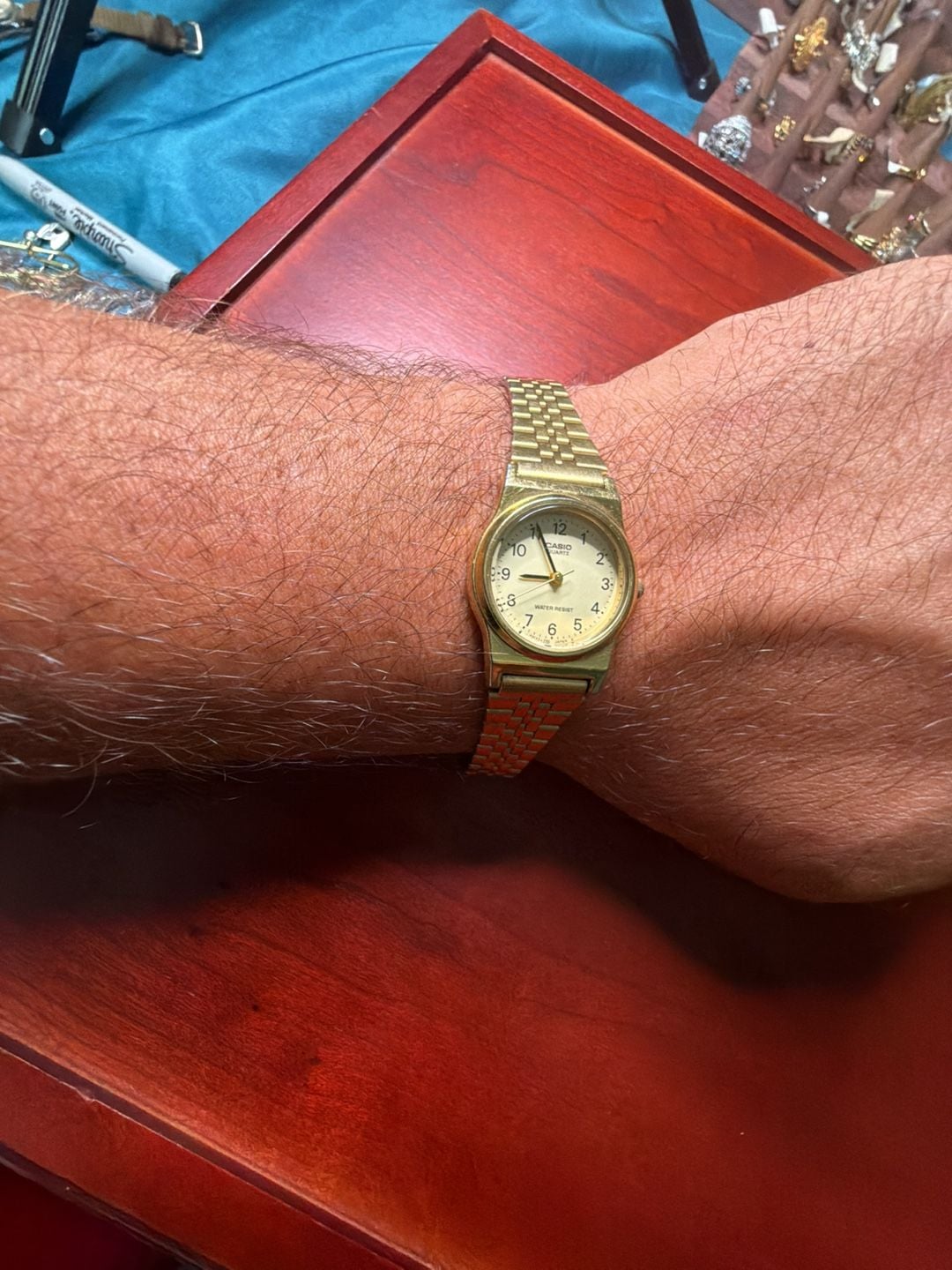 Casio Quartz Watch Gold Tone Stainless Steel Band
705 Lq 333 6