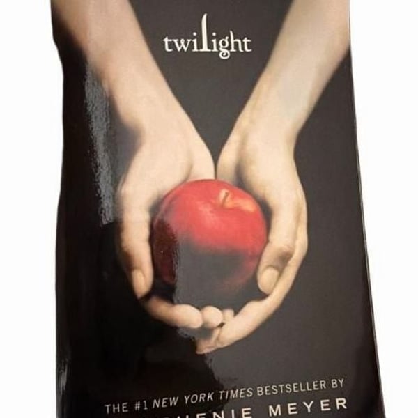  Twilight by Stephenie Meyer Paperback Book