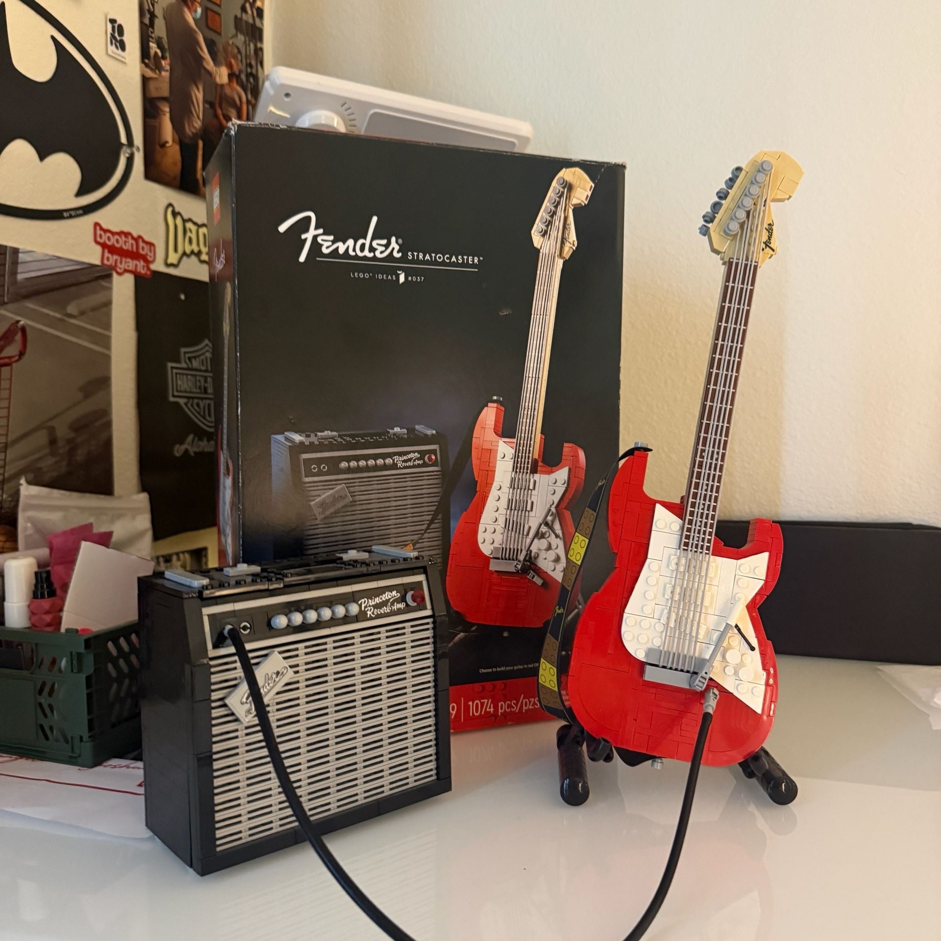 LEGO Fender Stratocaster Set 21329 mostly Built
Retired Product/ Discontinued 1