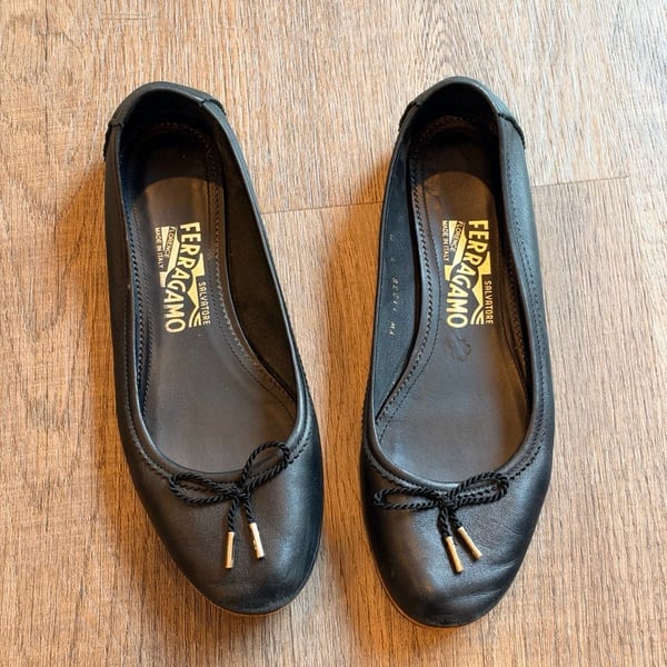 Salvatore Ferragamo Black Leather Bow Ballet Flats Size 7M
