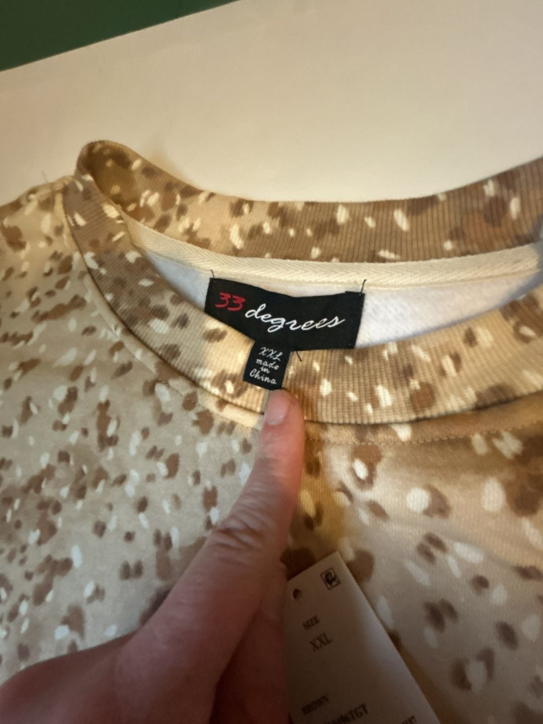 33 Degrees Sweatshirt Size XXL Brown White Doe Fawn Print Fleece 3