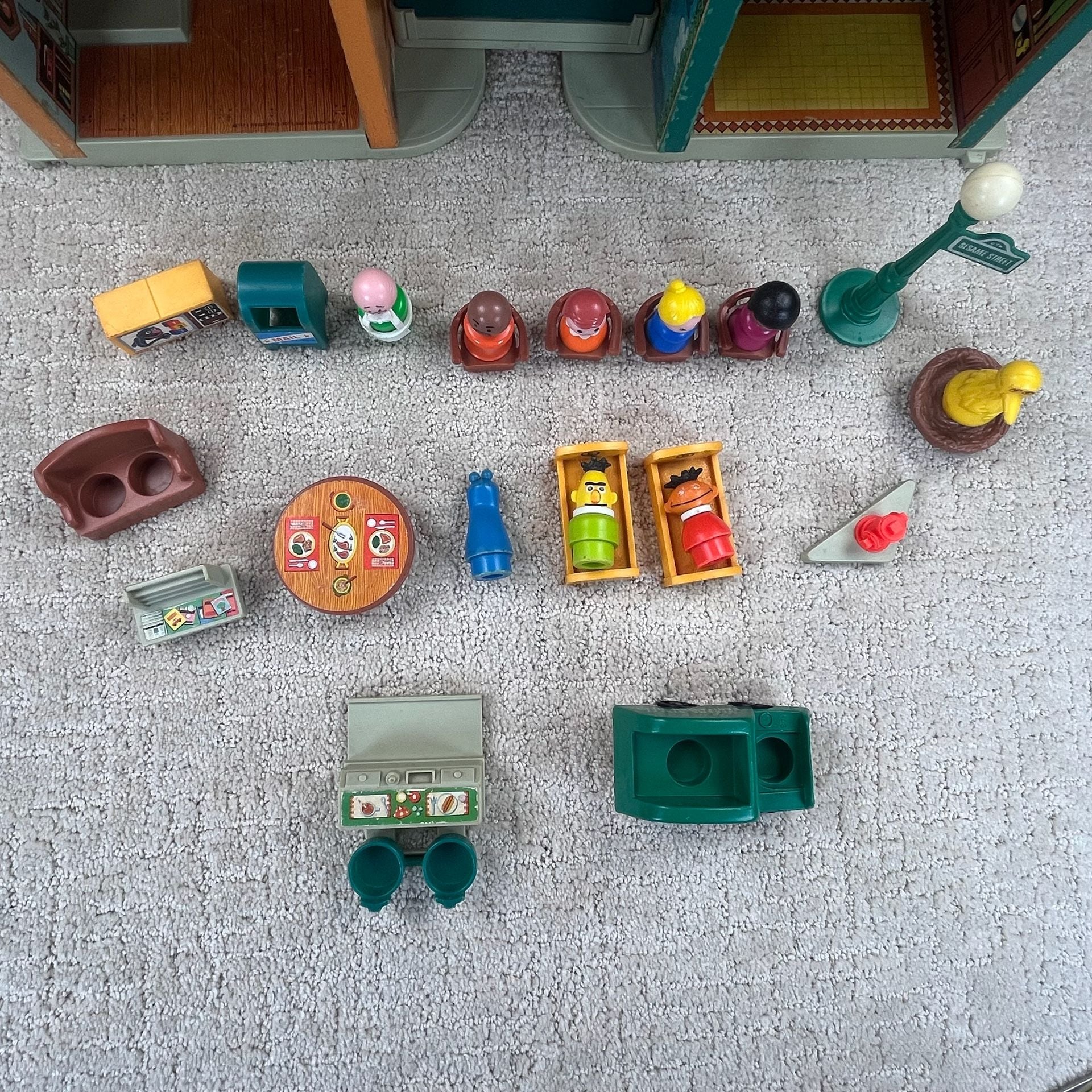 Fisher-Price Sesame Street Play Family Set #938 Vintage 1974 2