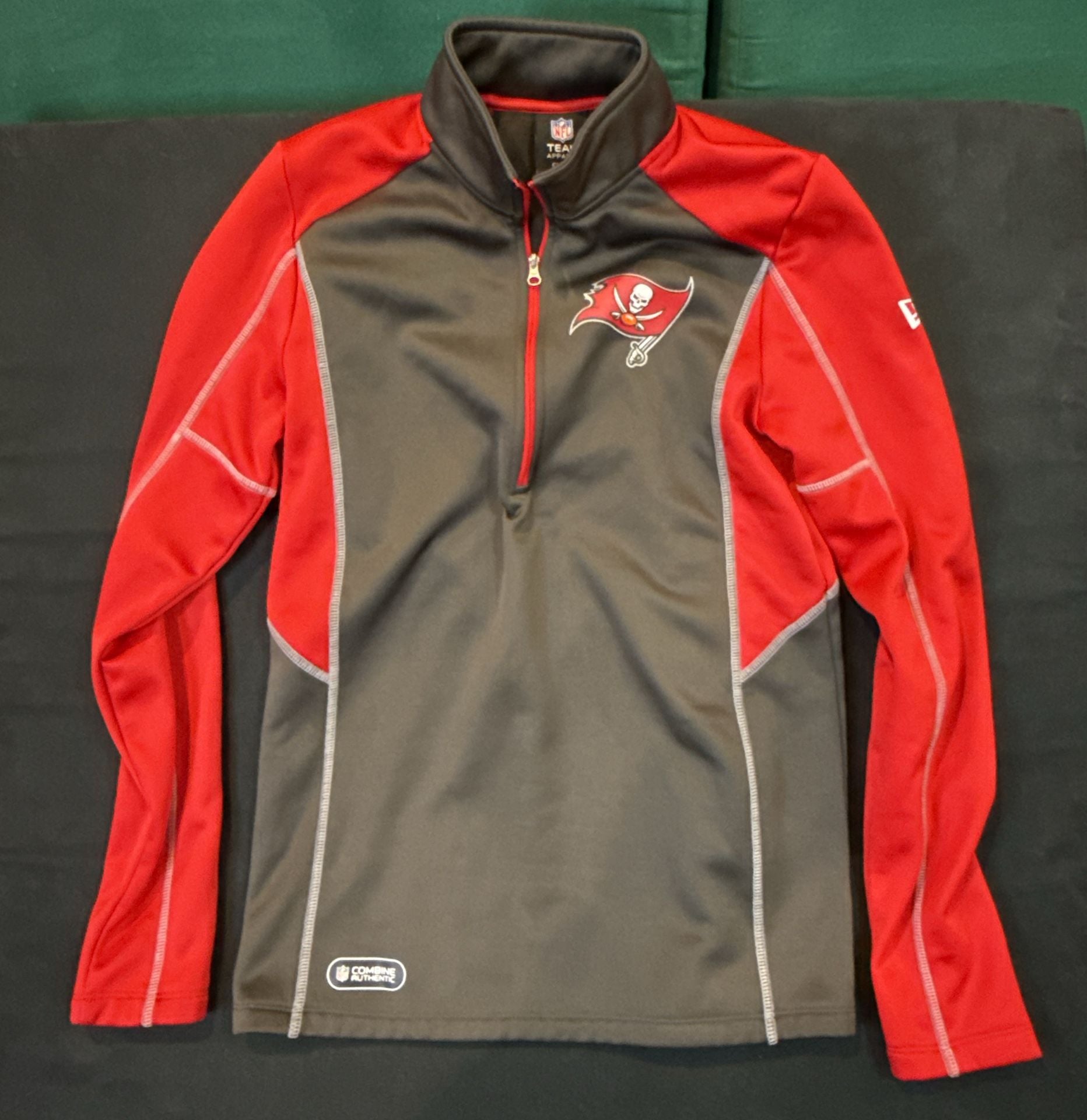 New Era Tampa Bay Buccaneers 1/4 Zip Pullover Size S Pewter Red Jacket 2