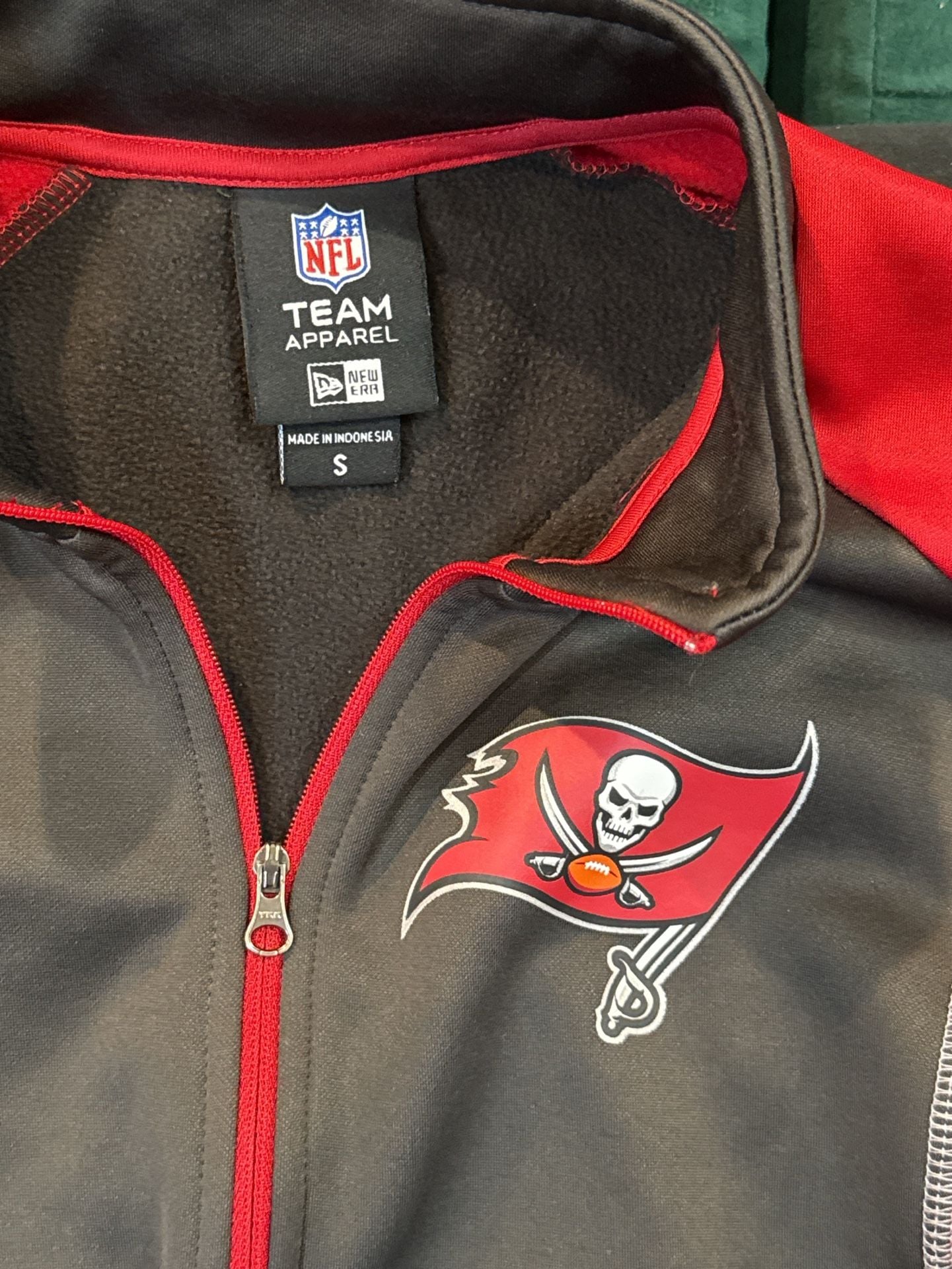 New Era Tampa Bay Buccaneers 1/4 Zip Pullover Size S Pewter Red Jacket 3