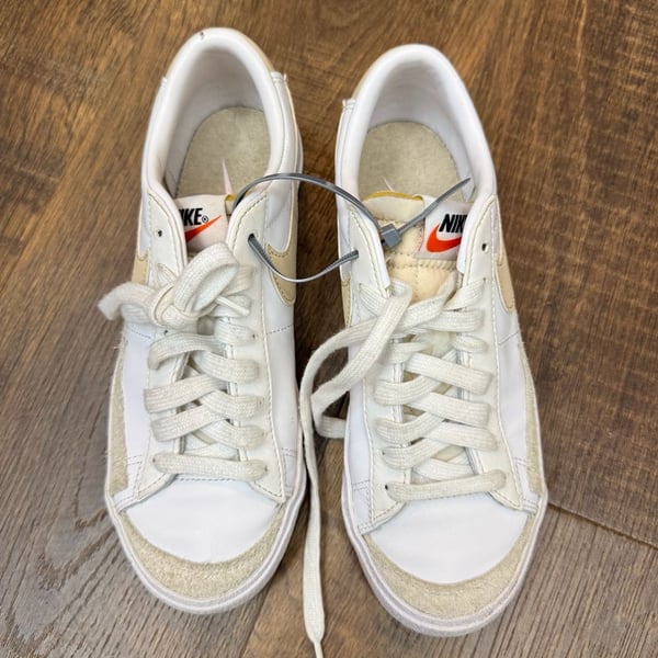 Nike Blazer Low '77 Size 6.5 White Pale Coral