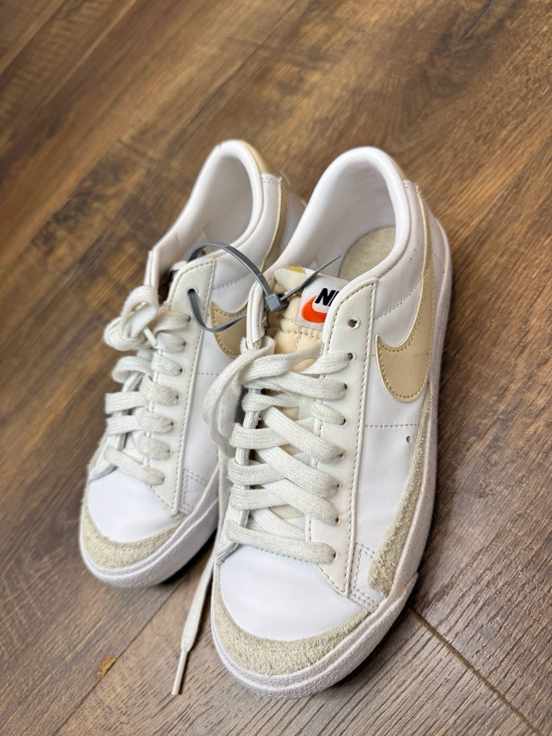 Nike Blazer Low '77 Size 6.5 White Pale Coral 4