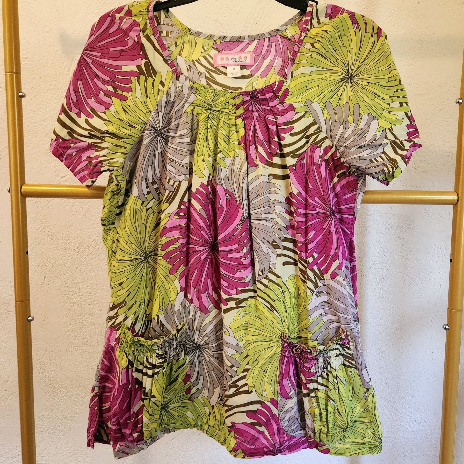 Koi by Kathy Peterson Blouse Size M Floral Print Short Sleeve Top 2