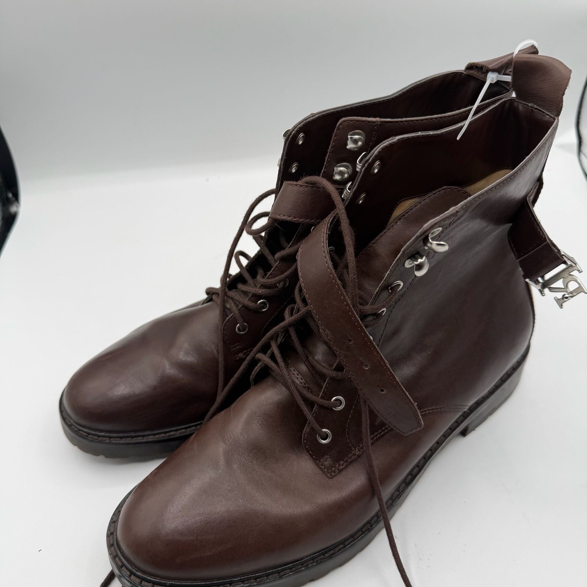 Product thumbnail 4