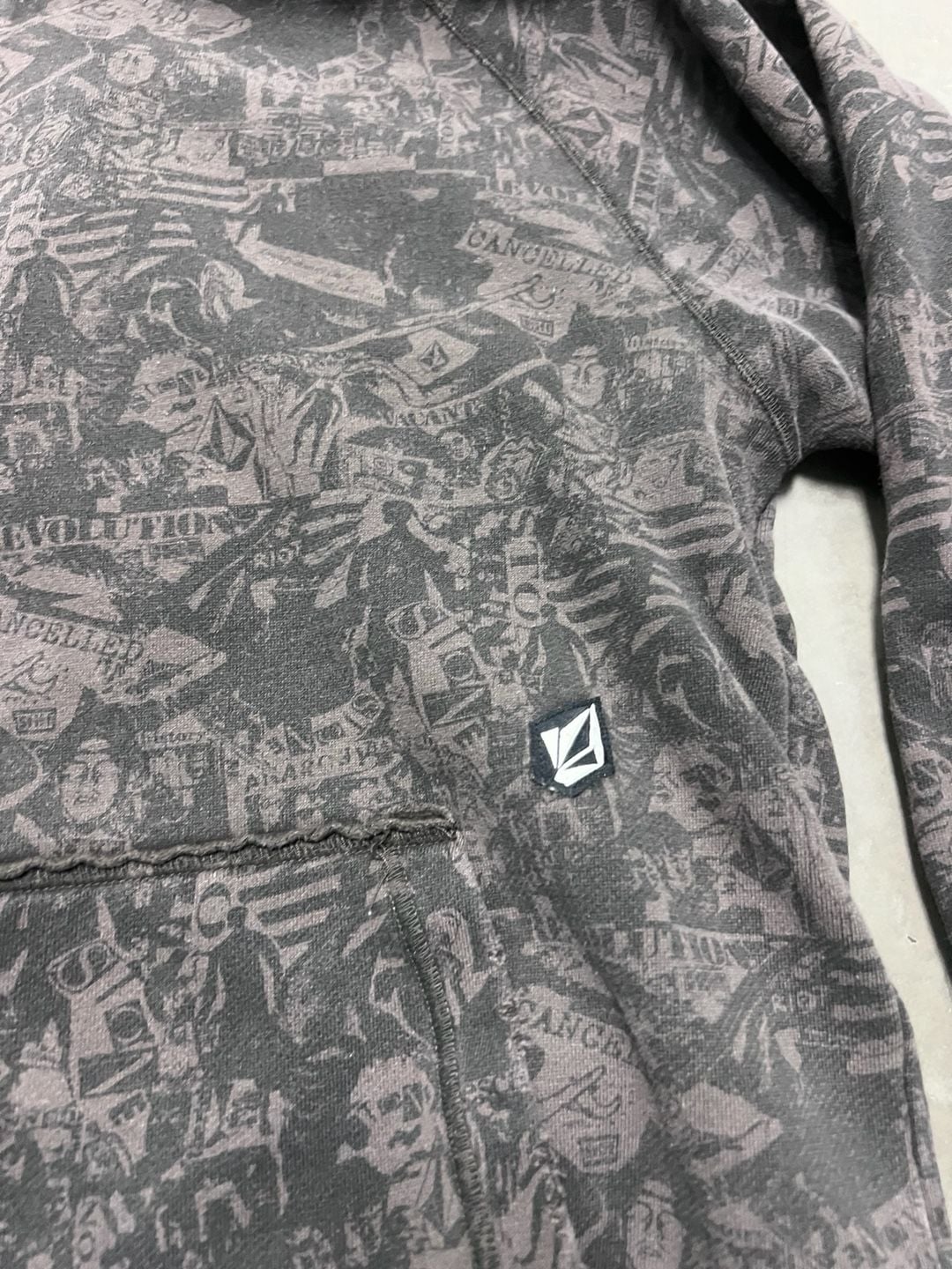Volcom Full Zip Hoodie Size L Allover Graphic Print 3